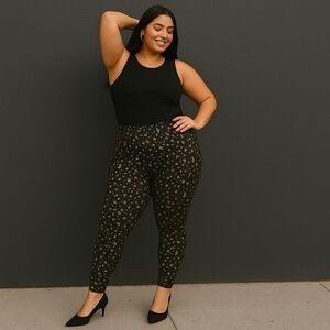 Torrid Full-Length Legging - Pointellism Stars - Size 4 - NWT